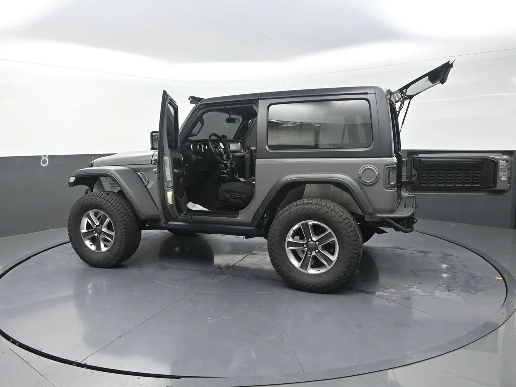 Used 2020 Gray Jeep Sport image 33