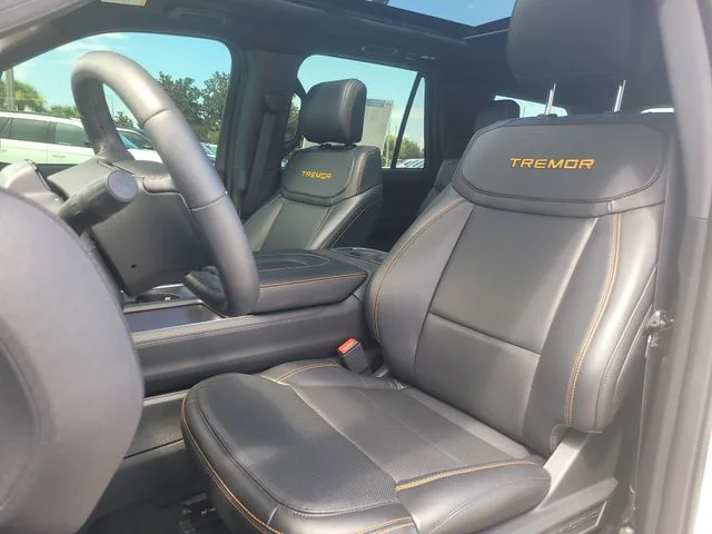 New 2025 White Metallic Ford Tremor image 23