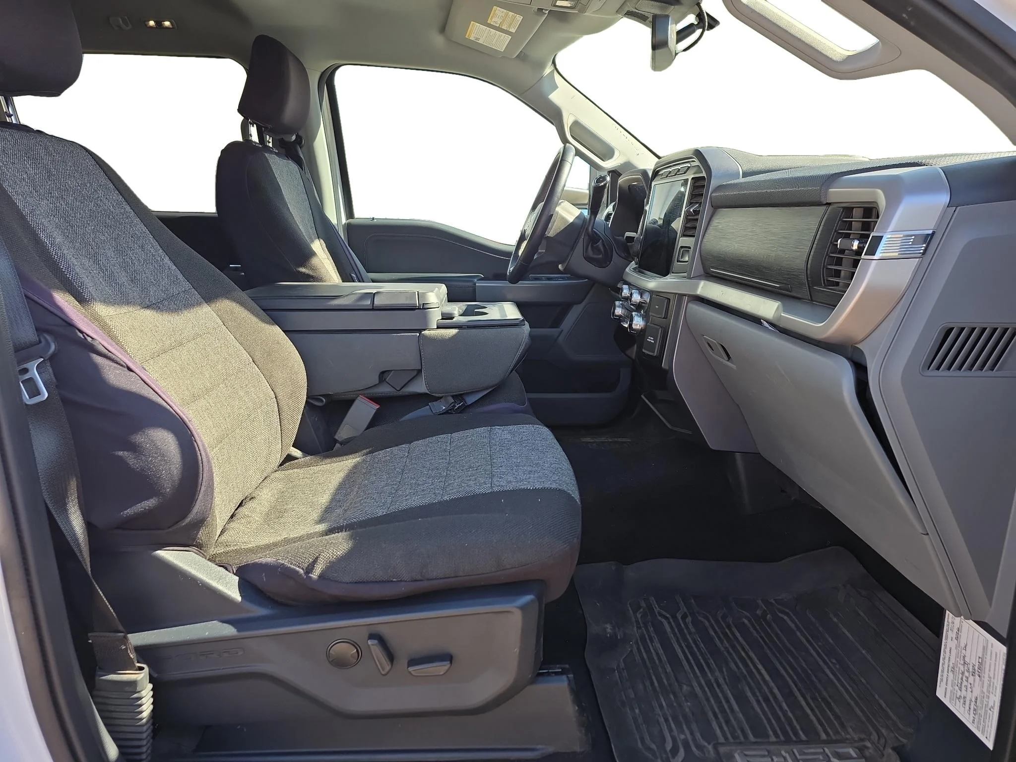 Certified Used 2023 Oxford White Ford XLT image 6