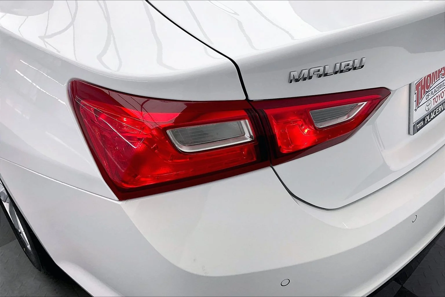Used 2025 Summit White Chevrolet LT image 30