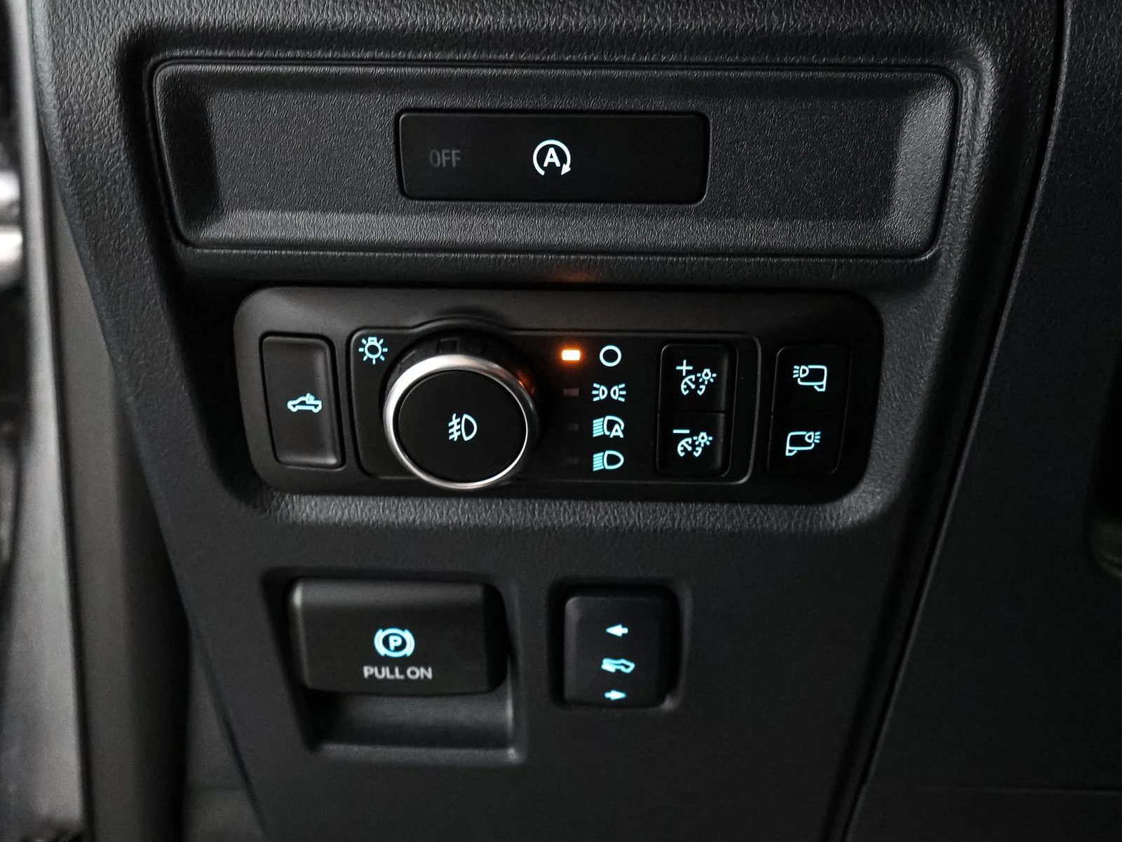2025 Ford F-150 XLT - Photo 30