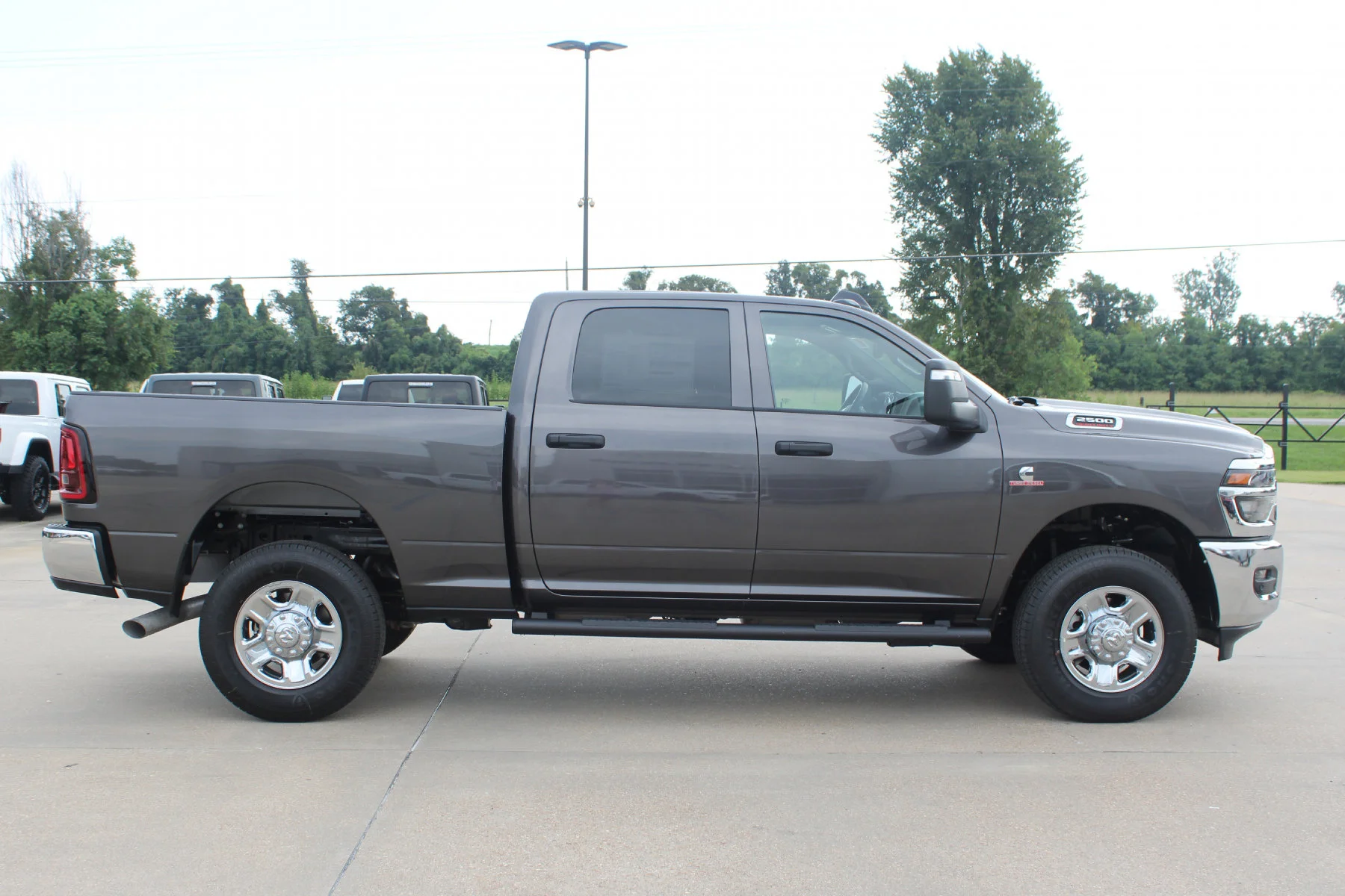 New 2026 Granite Crystal Metallic Clear-Coat Exterior Paint RAM Tradesman image 26