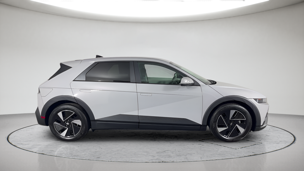New 2026 Gray Hyundai SE image 2
