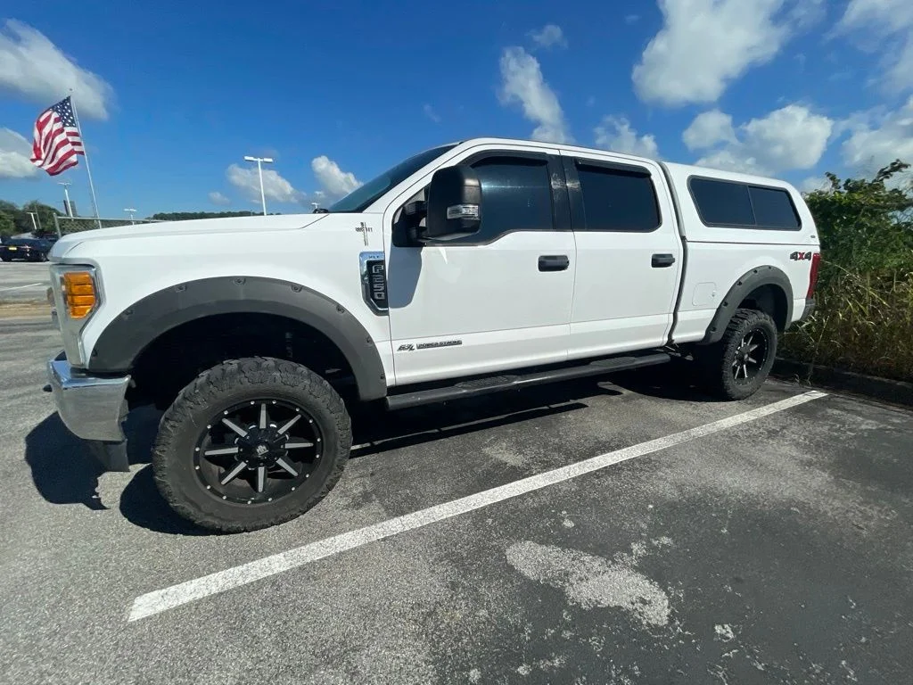 Used 2017 White Ford XLT image 4