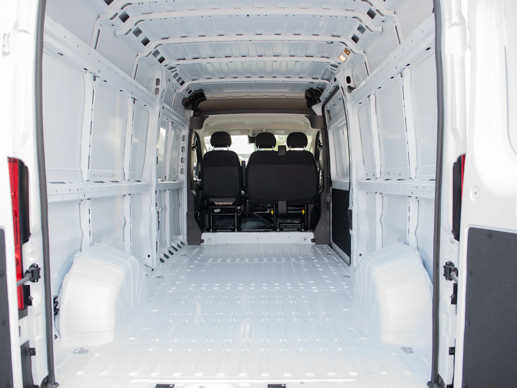 New 2026 White RAM Tradesman 2500* High Roof image 18