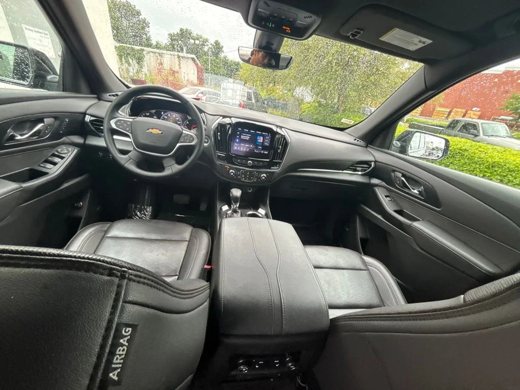 Used 2023 Black Chevrolet High Country image 22