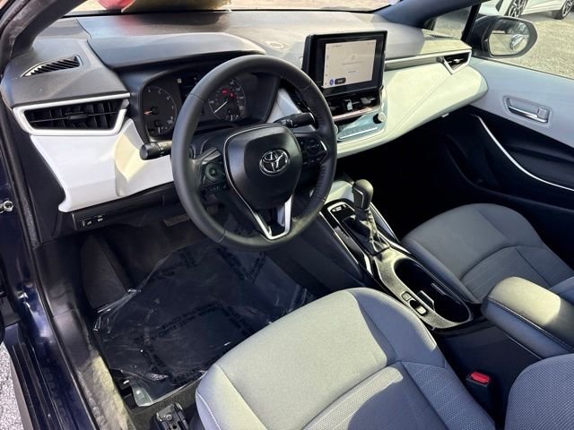 Used 2025  Toyota SE image 10