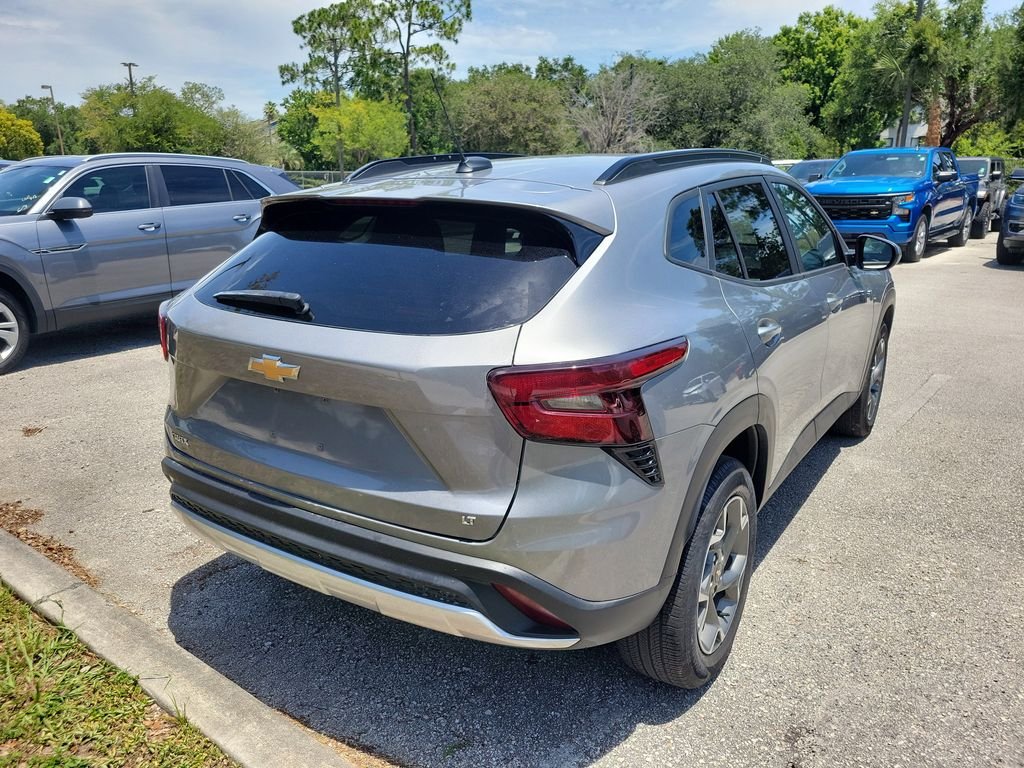 Used 2025 Gray Chevrolet LT image 3