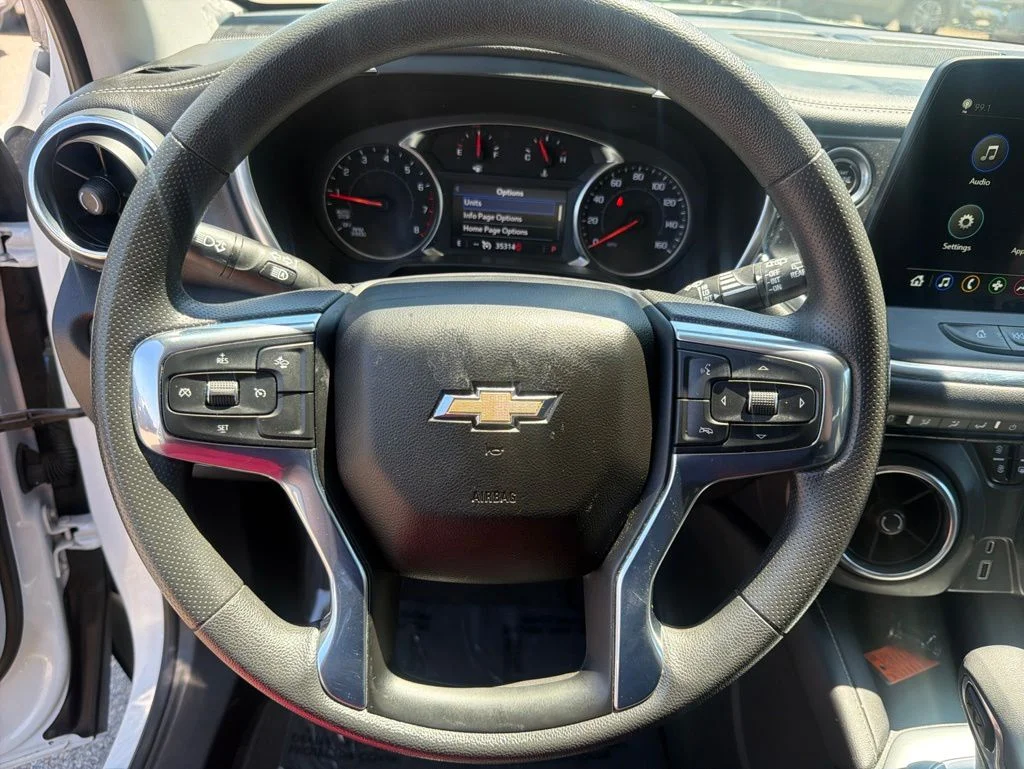 Used 2023 White Chevrolet LT image 17