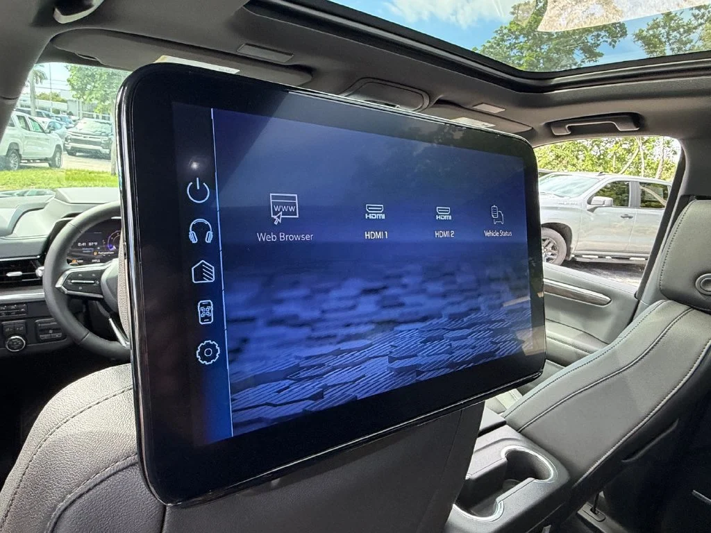 2026 Chevrolet Suburban Z71 - Photo 12