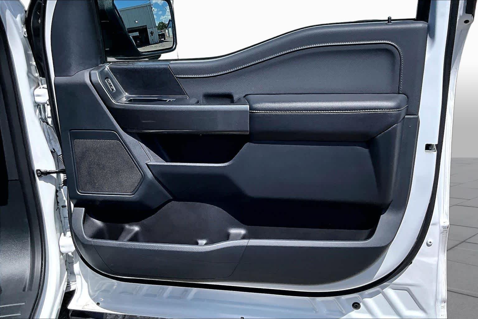 Used 2023 Oxford White Ford XLT image 23