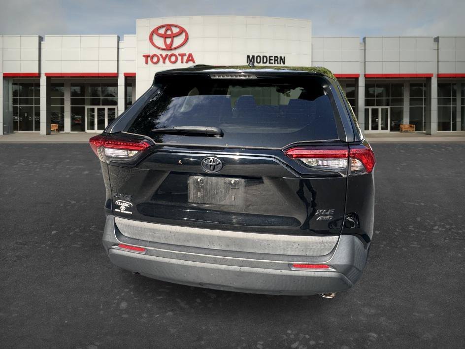 Used 2020 Midnight Black Metallic Toyota XLE image 17