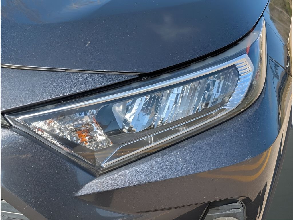 Used 2020 Magnetic Gray Metallic Toyota XLE image 11