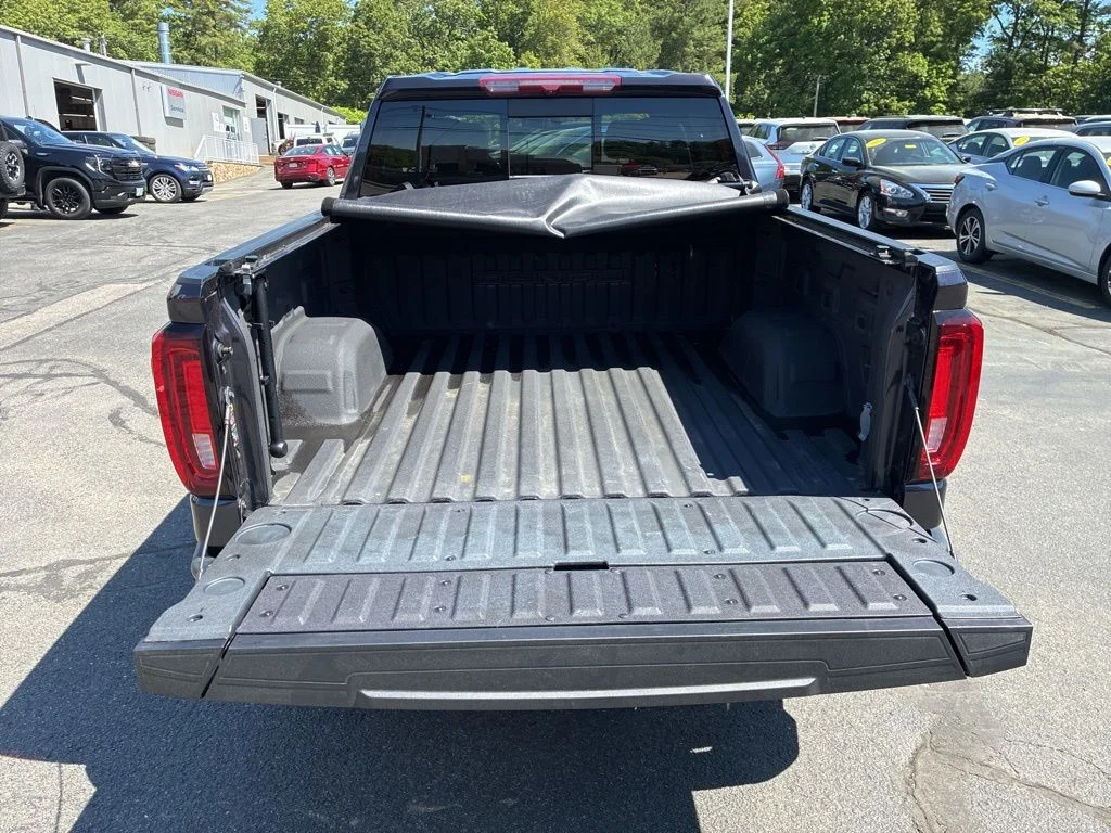 Used 2022 Silver GMC Denali image 13