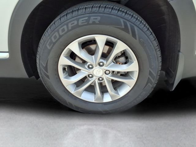 2020 Hyundai Santa Fe SE - Photo 11