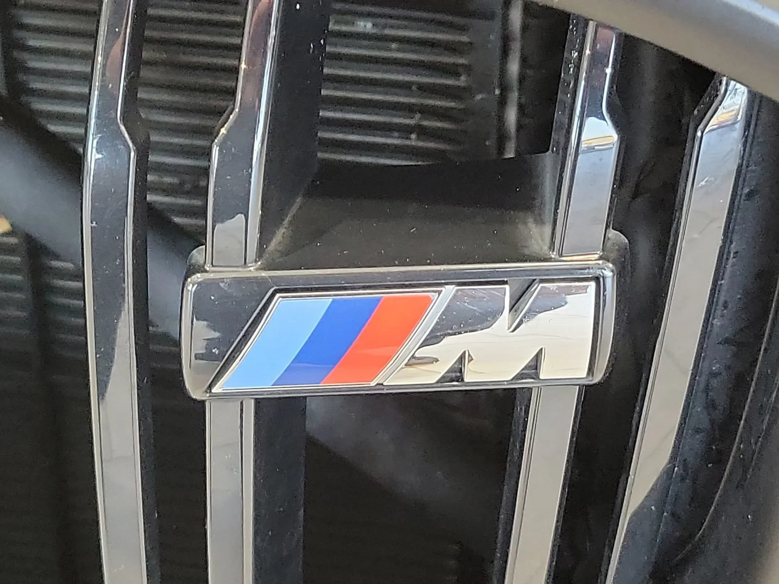 Used 2025 Black BMW M60i image 32