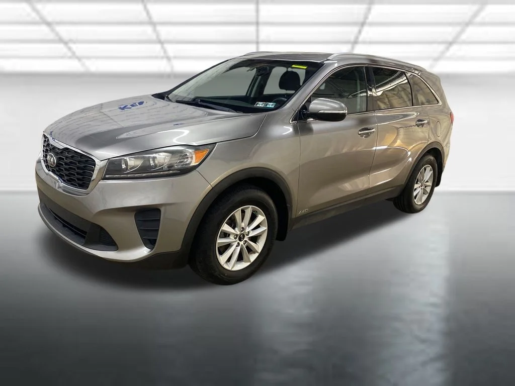 Used 2019 Silver Kia LX image 3