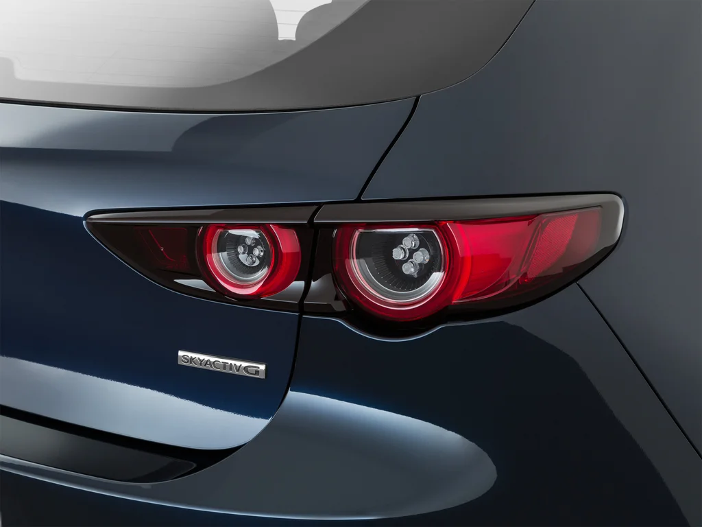 Used 2021 Blue Mazda Preferred image 16