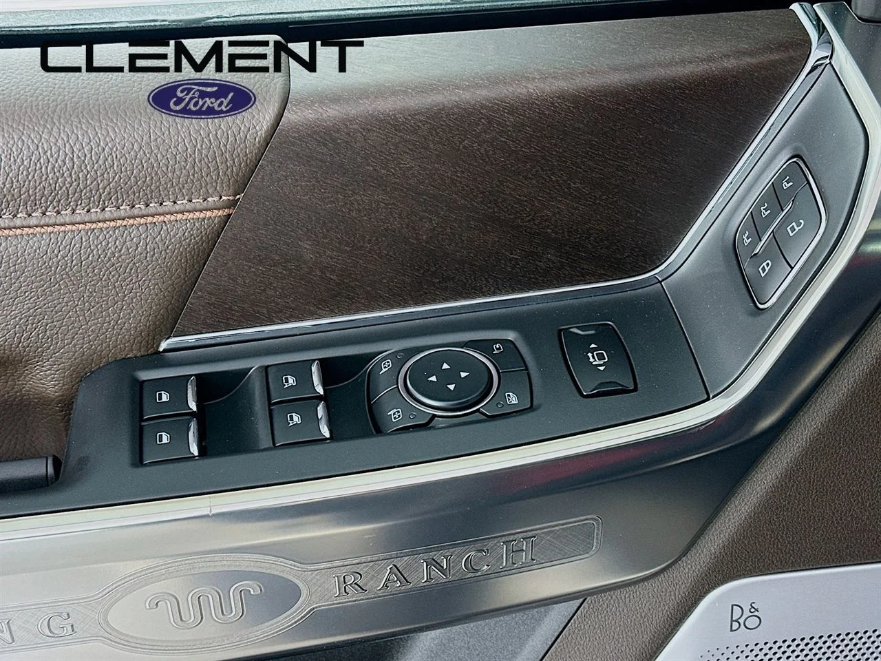 New 2026 Star White Metallic Tri-Coat Ford F-350® King Ranch® image 25
