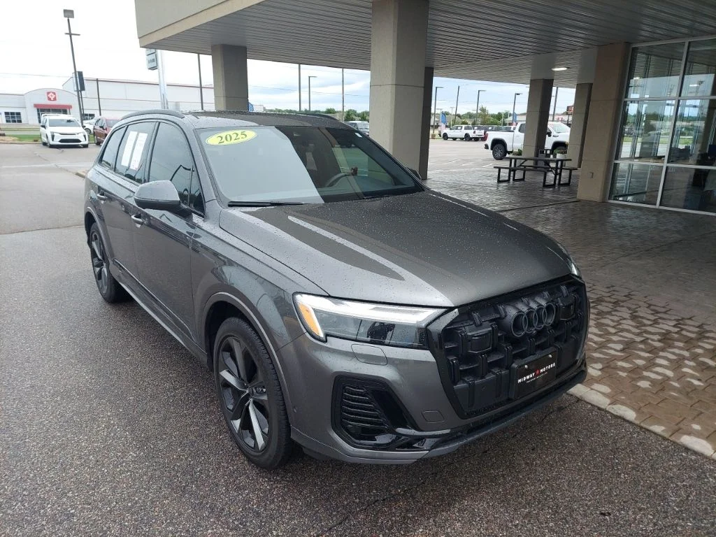 2025 Audi Q7 55 Premium Plus quattro Tiptronic's photo