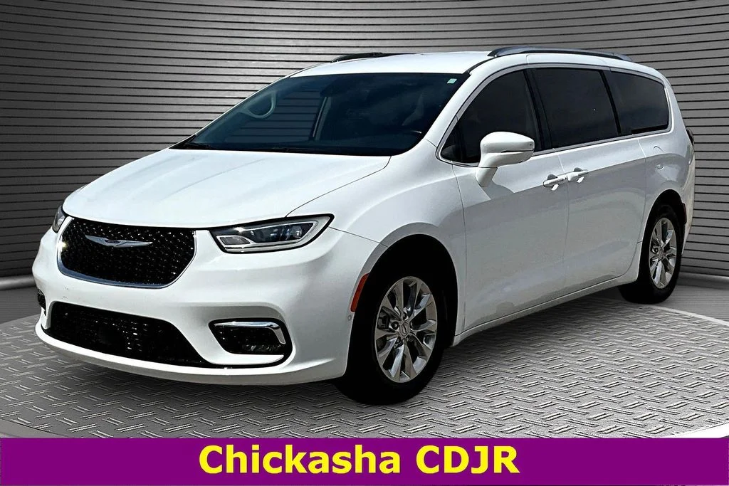 2021 Chrysler Pacifica Touring L's photo