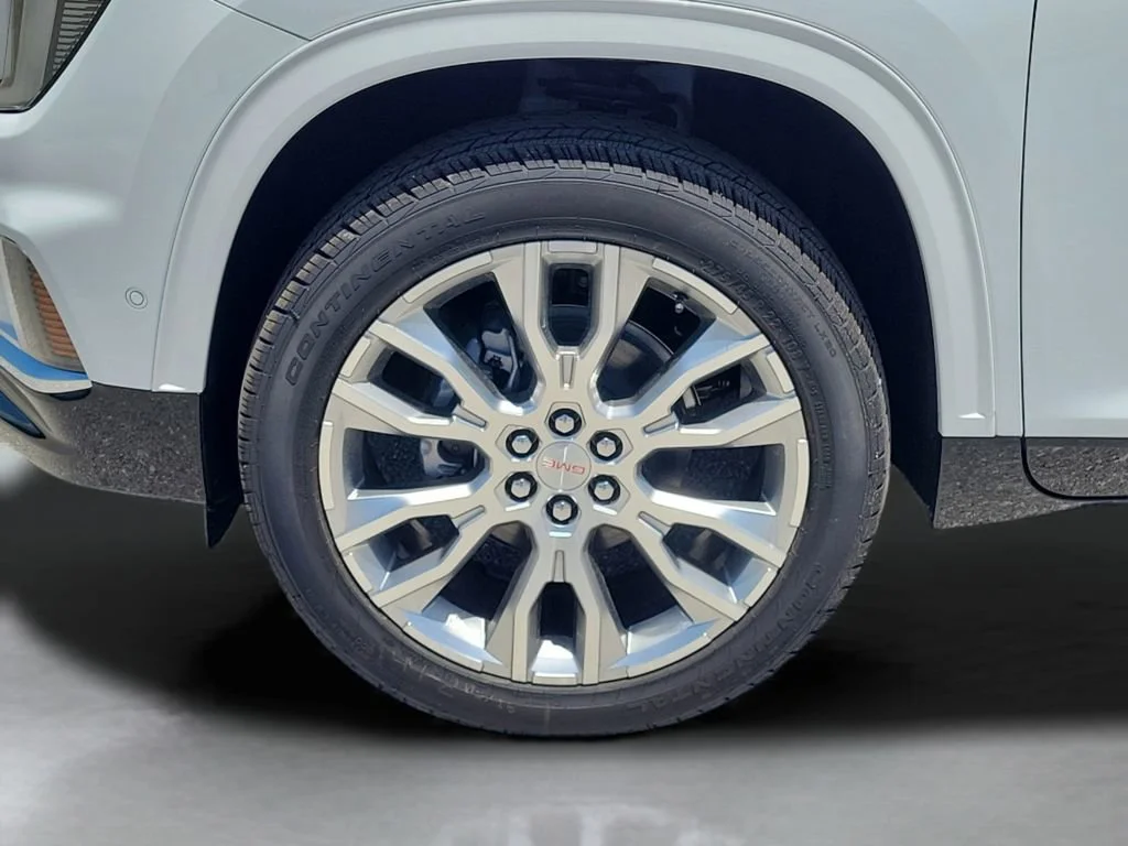 New 2026 Summit White GMC Denali image 27