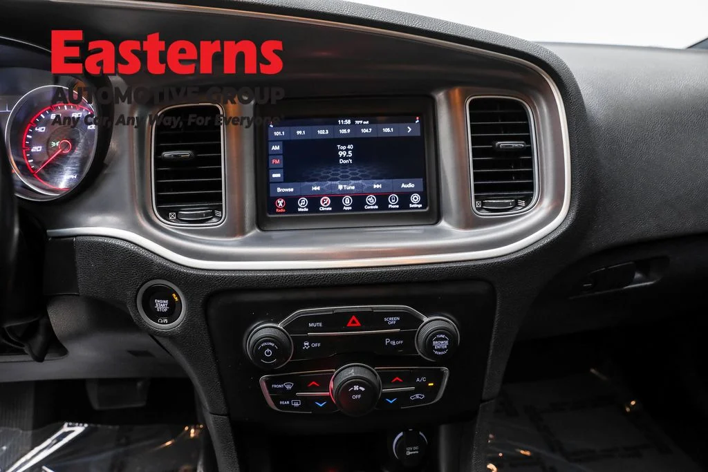 Used 2022 Silver Dodge SXT image 12
