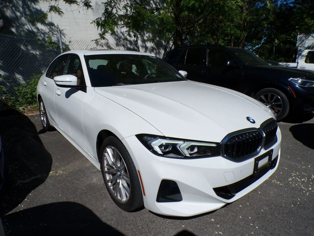 2023 BMW 3 Series 330i xDrive Sedan's photo