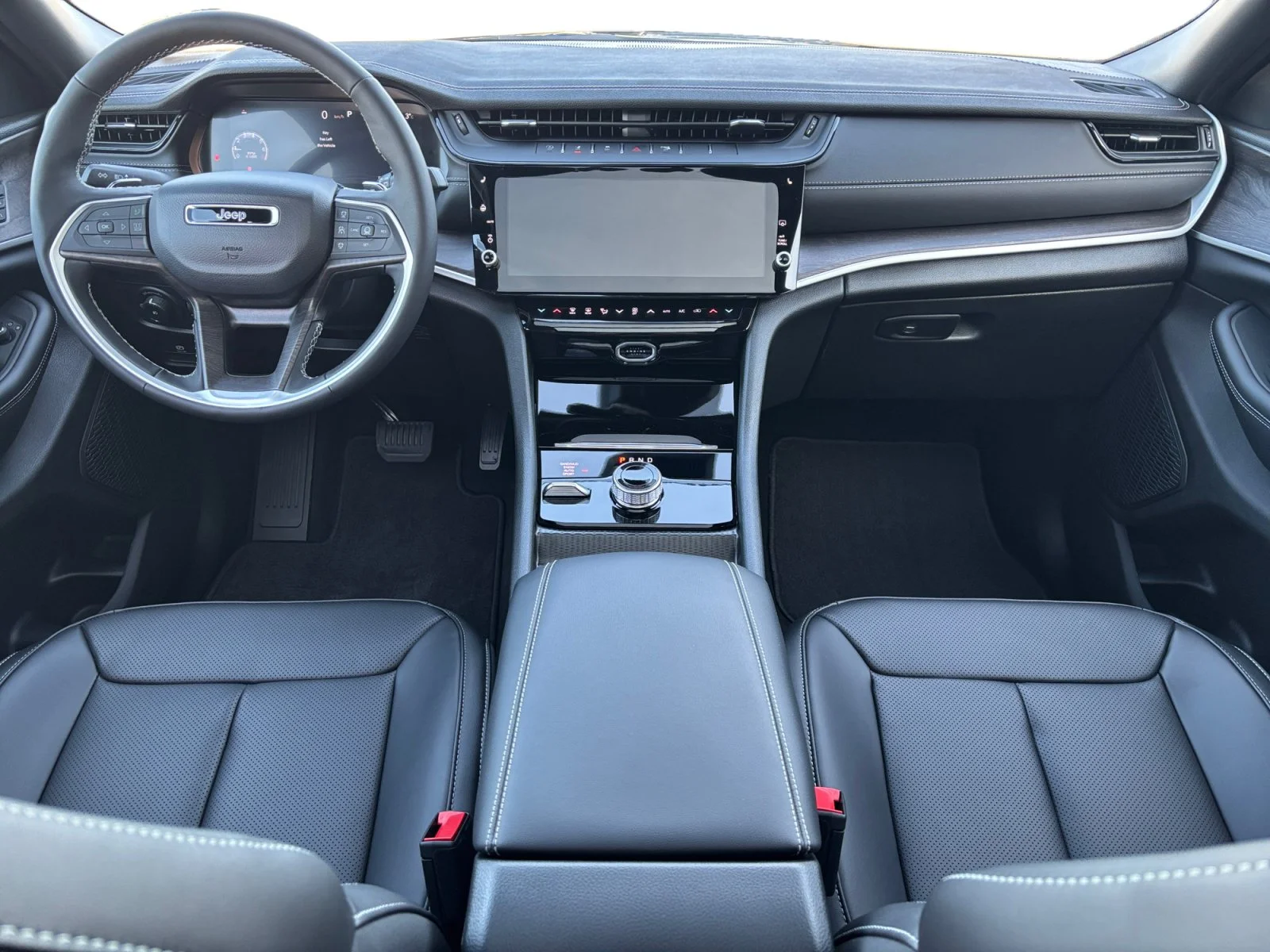 New 2027 STING-GREY Jeep Limited image 12