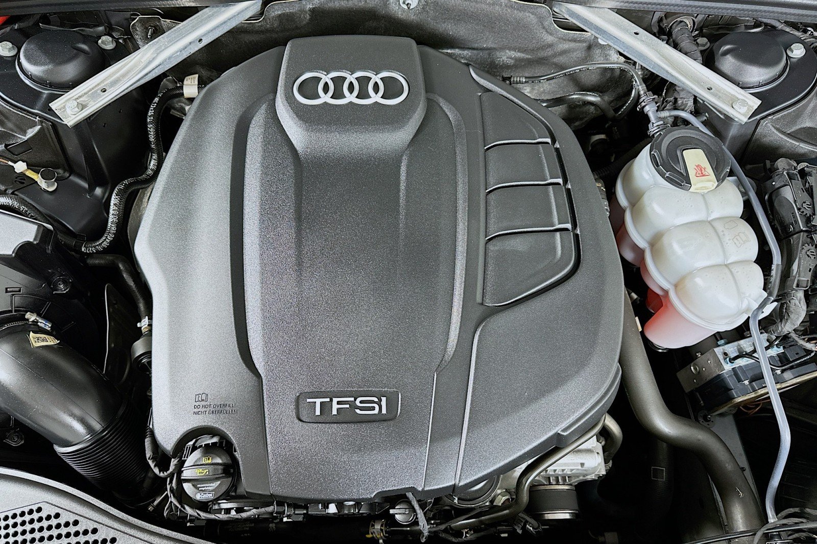 Used 2019 Manhattan Gray Metallic Audi Premium image 13
