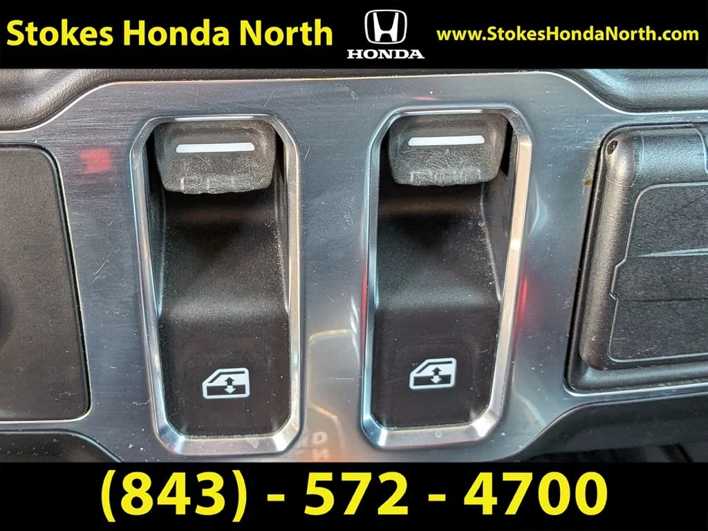 Used 2020 White Jeep Sport S image 22