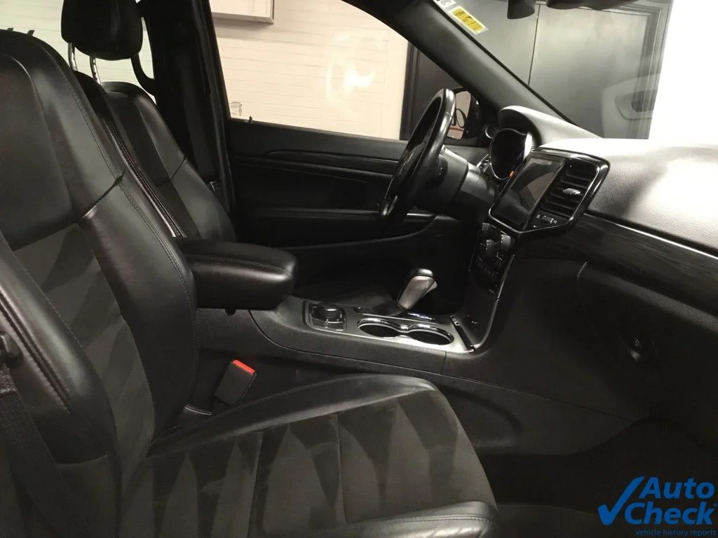 Used 2020 White Jeep Altitude image 37
