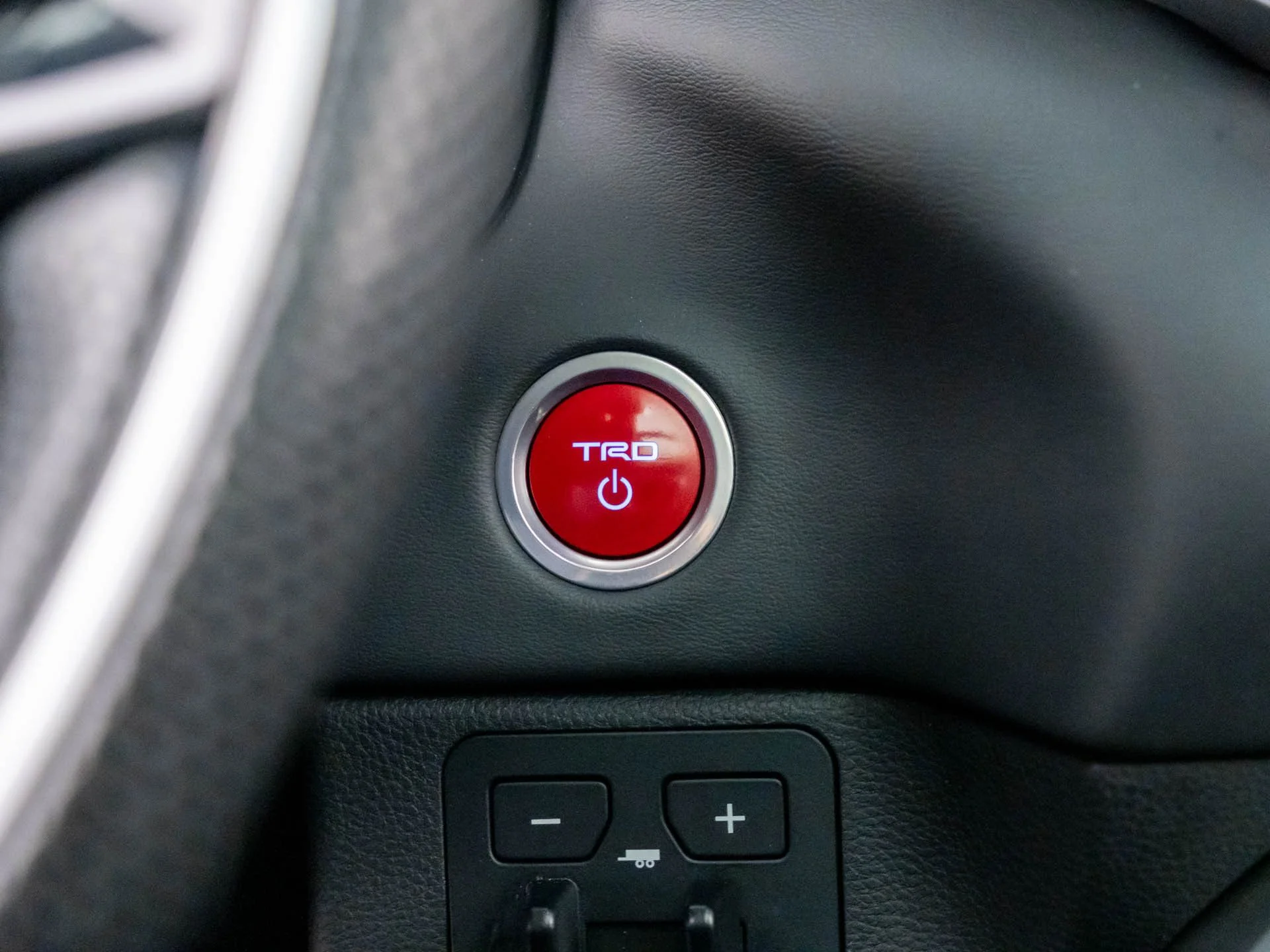 Used 2024  Toyota Platinum image 22