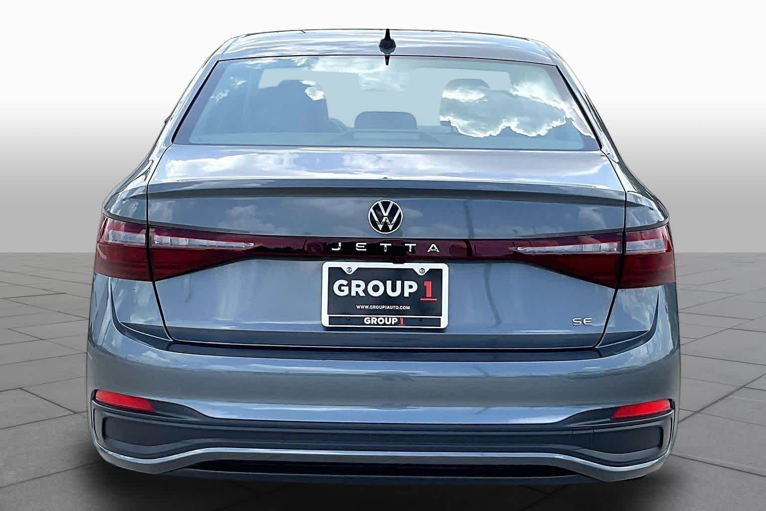 Pre-Owned 2025 Volkswagen Jetta SE