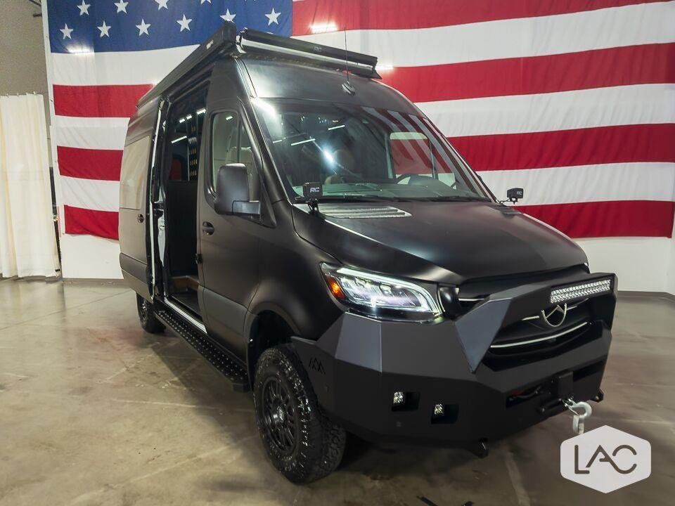 Used 2024 MATTE BLACK WRAP/ARTIC WHITE 27NORTH AWD | FALCON Shocks| Lithionics Batteries image 14