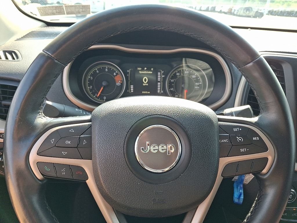Used 2016 Black Jeep Latitude image 20