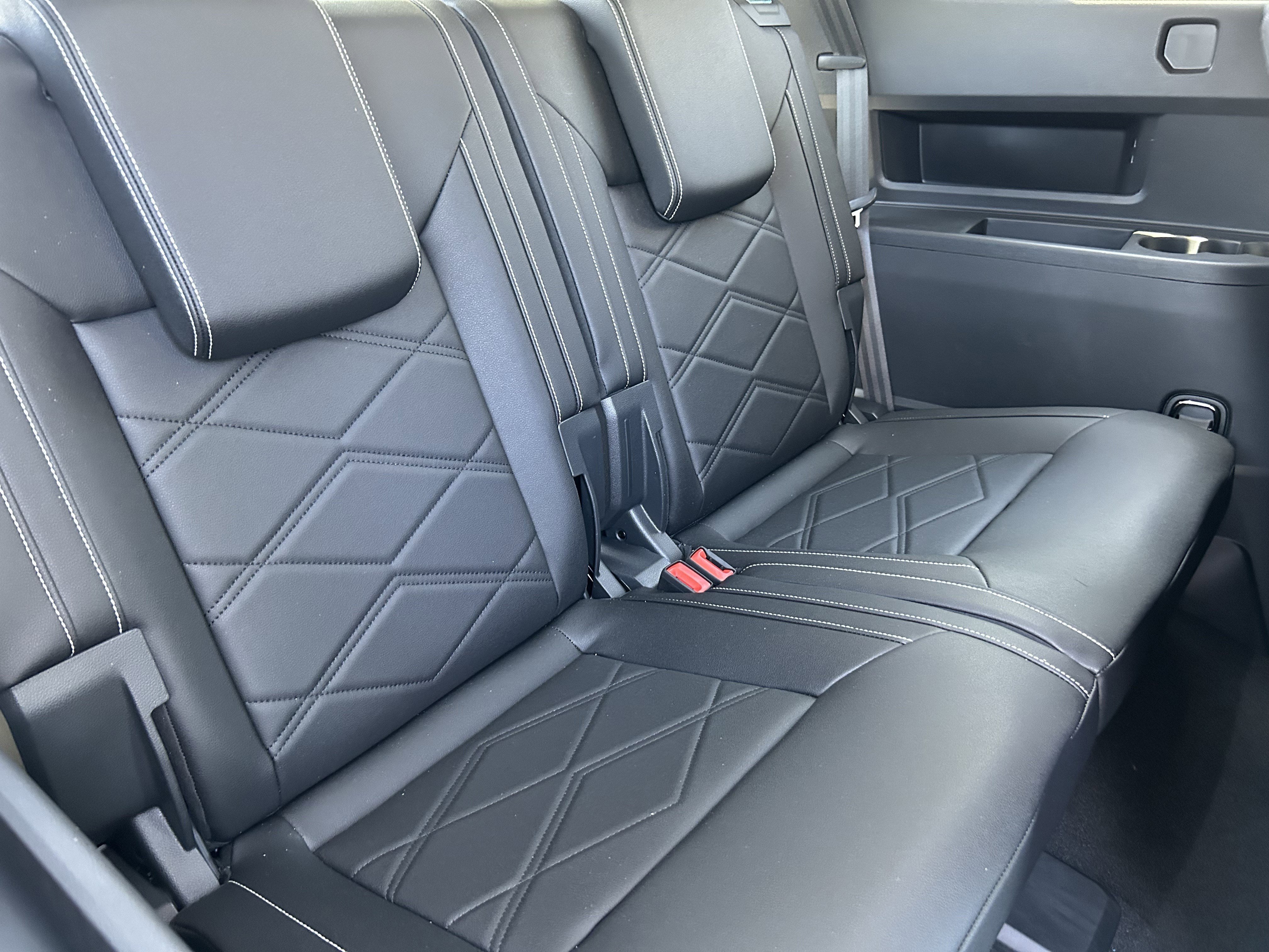 New 2026 Deep Black Pearl Volkswagen 2.0T SE image 10