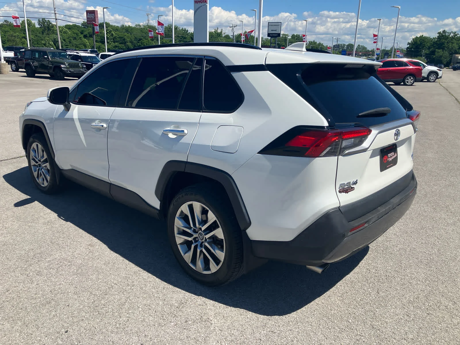 Used 2019 Blizzard Pearl Toyota Limited image 5