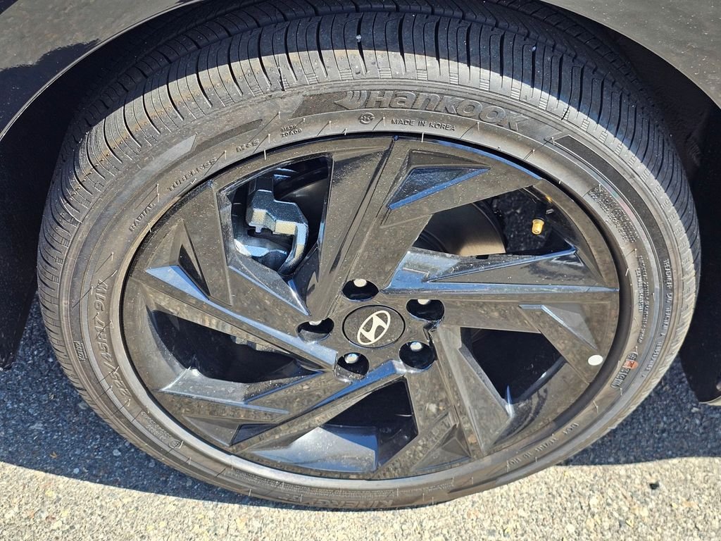 New 2026 Black Hyundai SEL Sport image 9