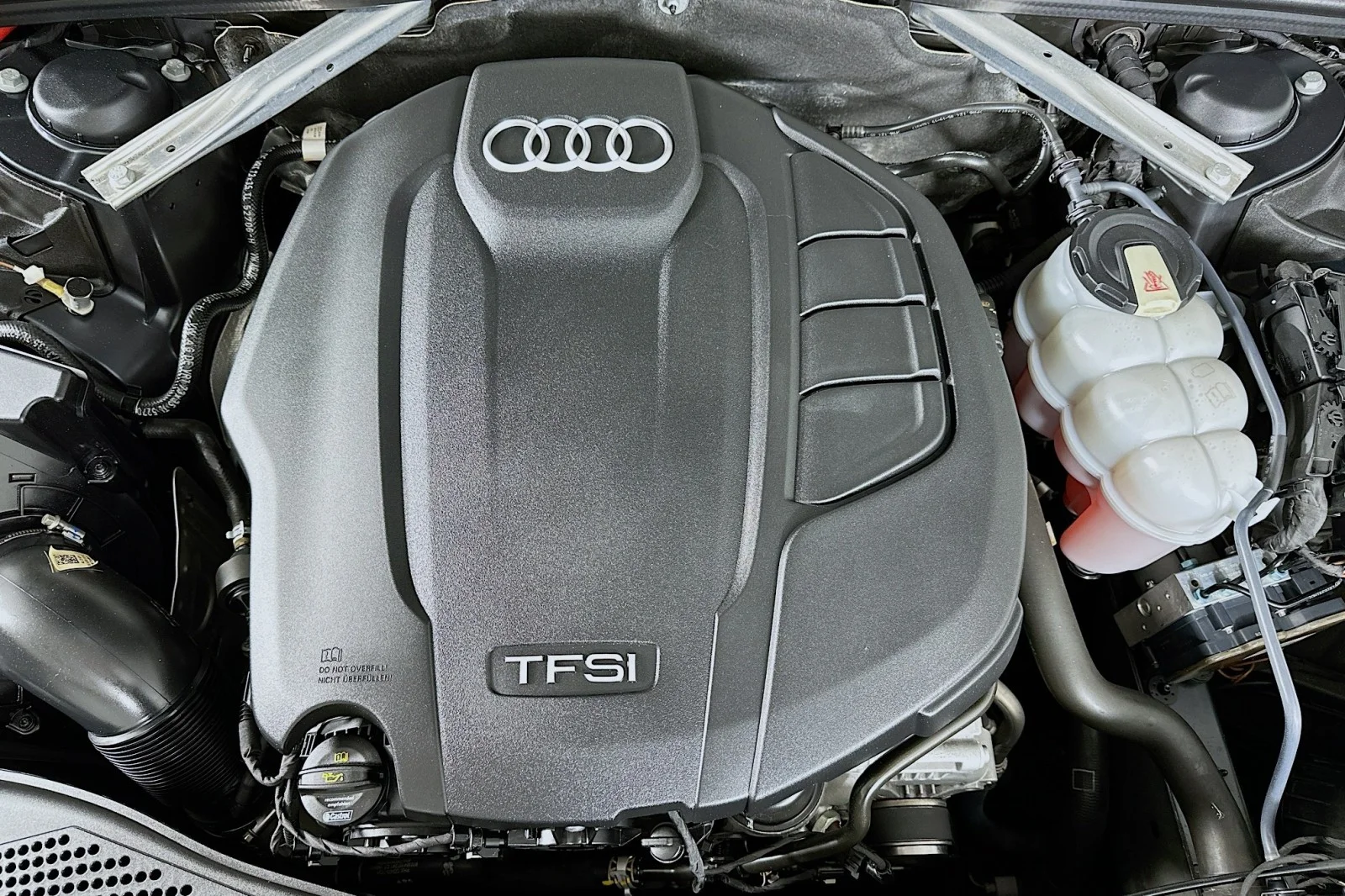 Used 2019 Manhattan Gray Metallic Audi Premium image 13