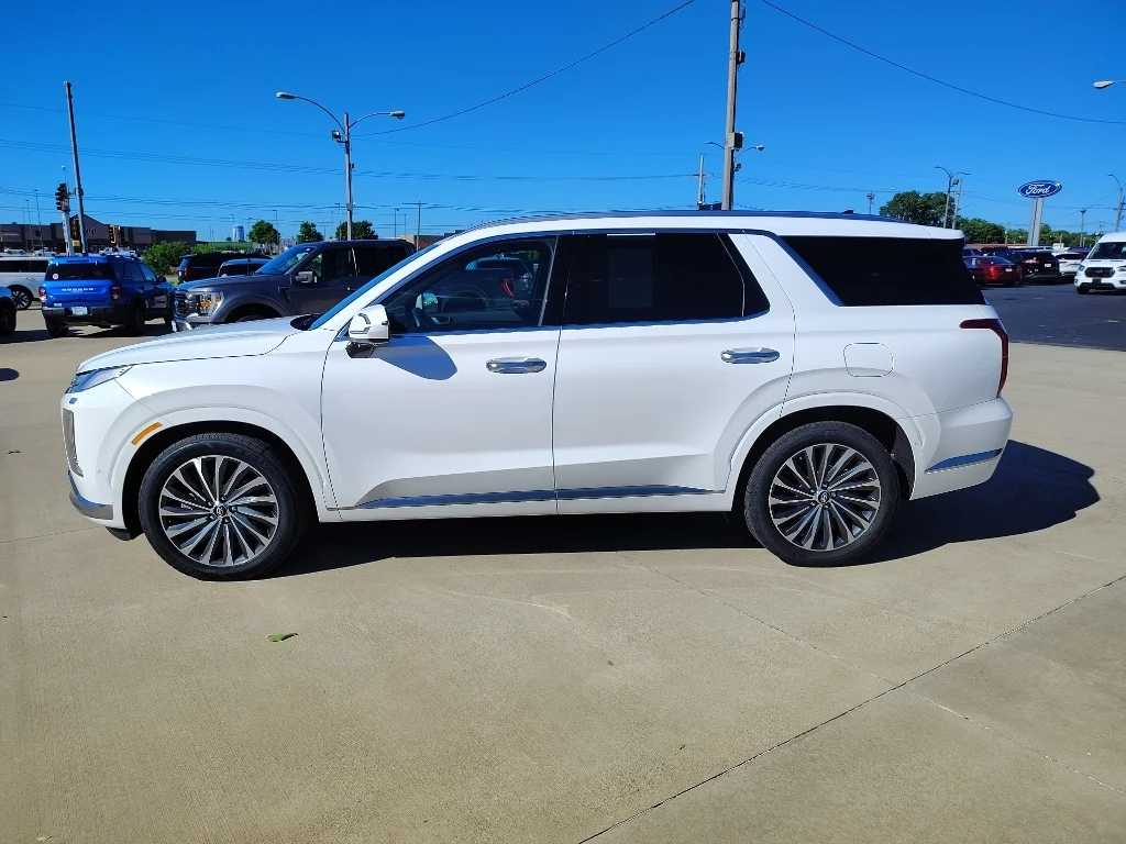 Used 2025 Hyper White Hyundai Calligraphy image 7