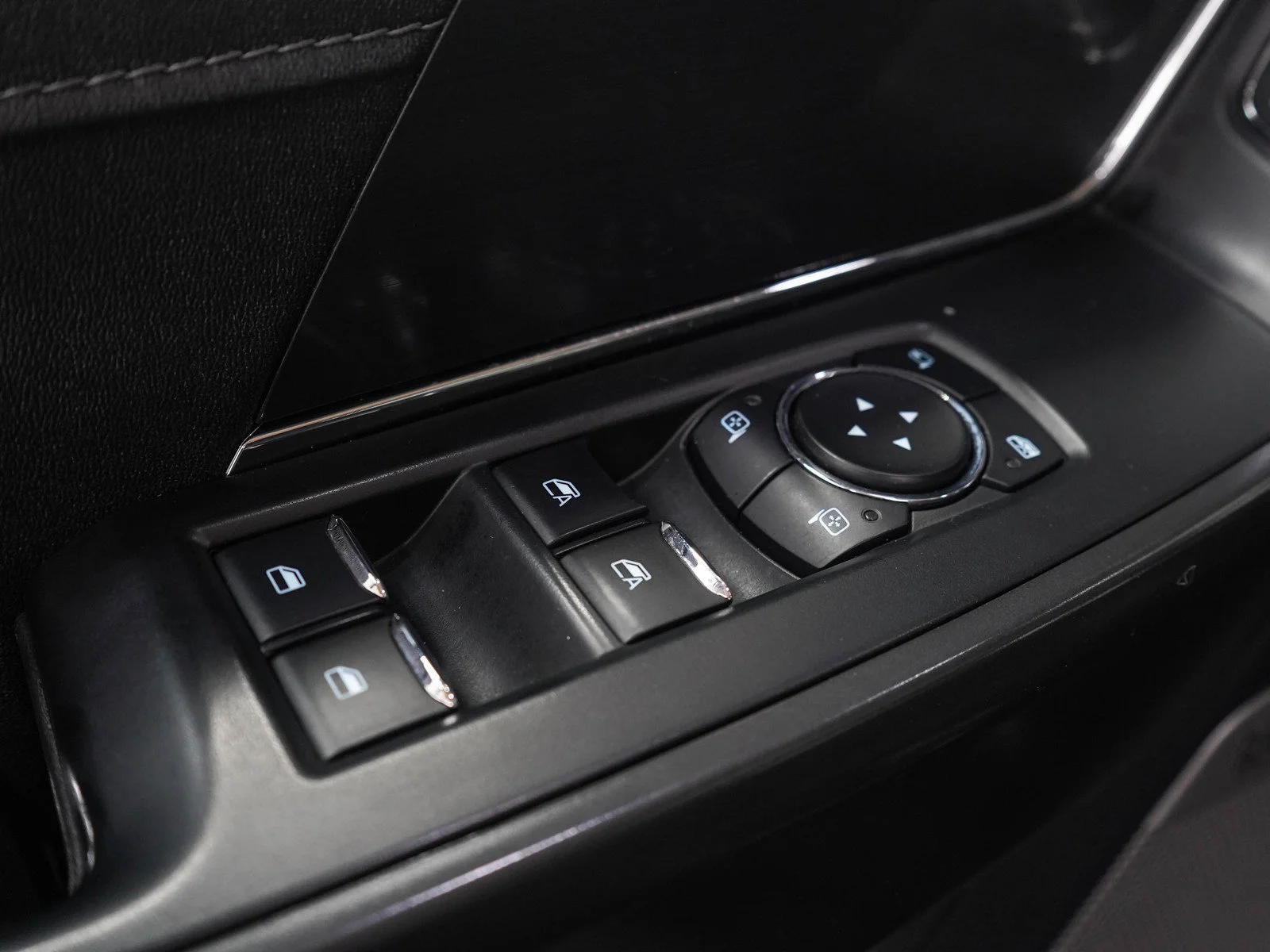 Used 2024 Agate Black Metallic Ford LARIAT image 21