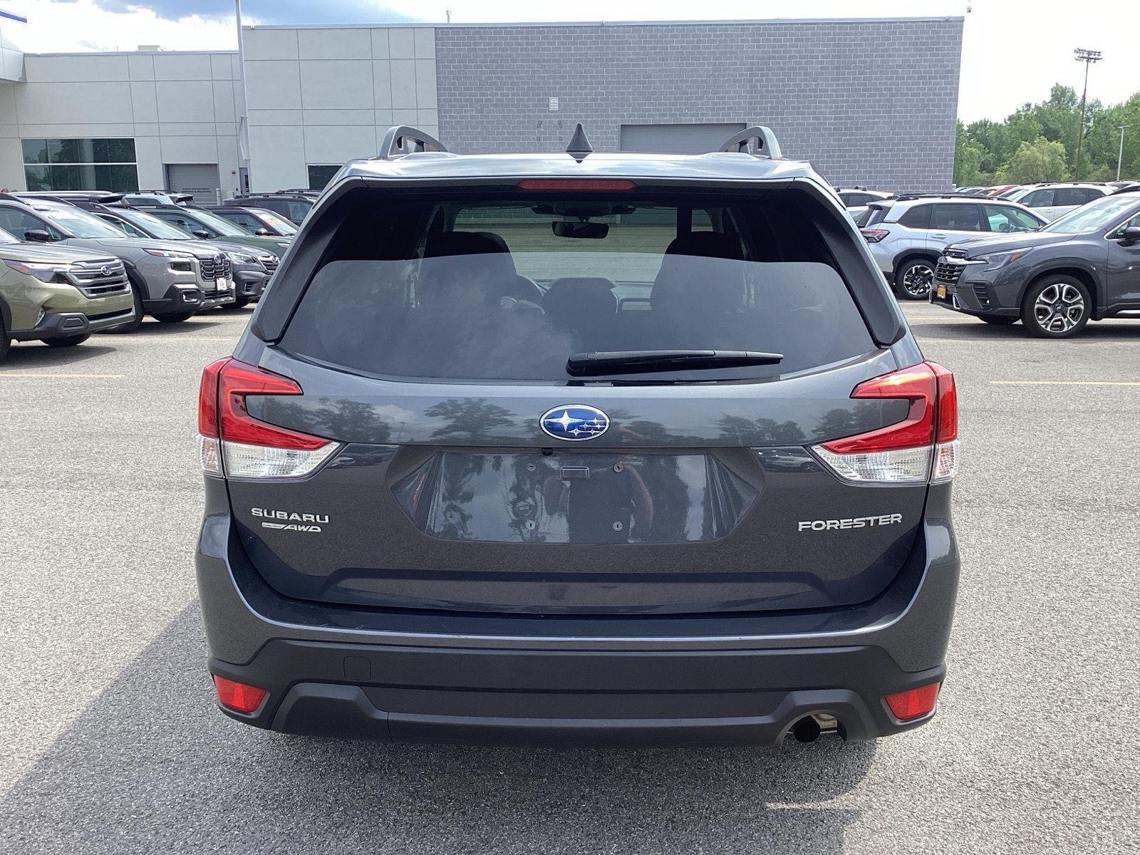Used 2024 Magnetite Gray Metallic Subaru Premium image 6