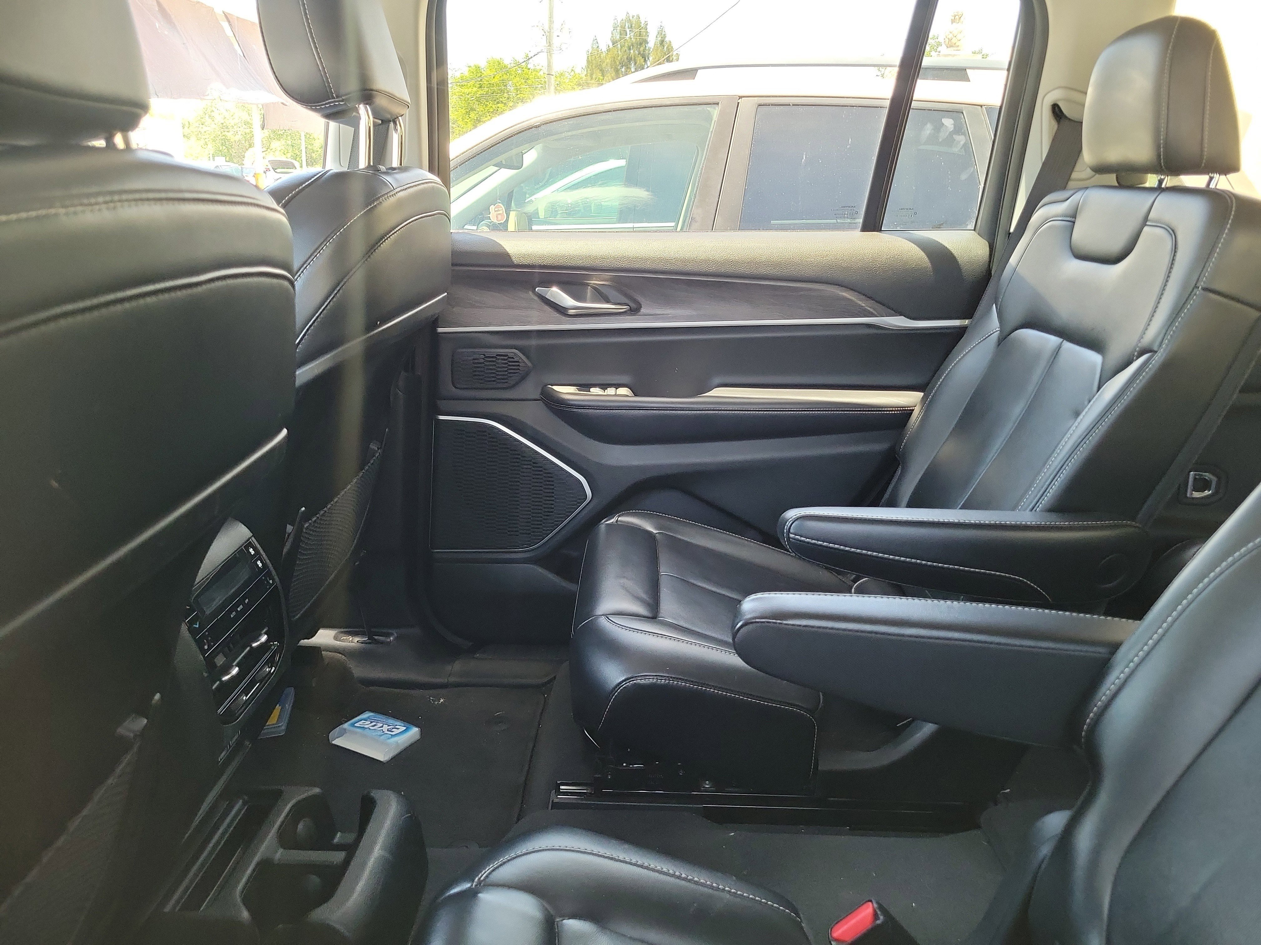 Used 2021 Silver Zynith Jeep Limited image 8
