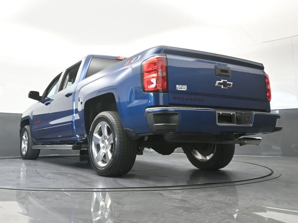 Used 2016 Deep Ocean Blue Metallic Chevrolet LT image 44