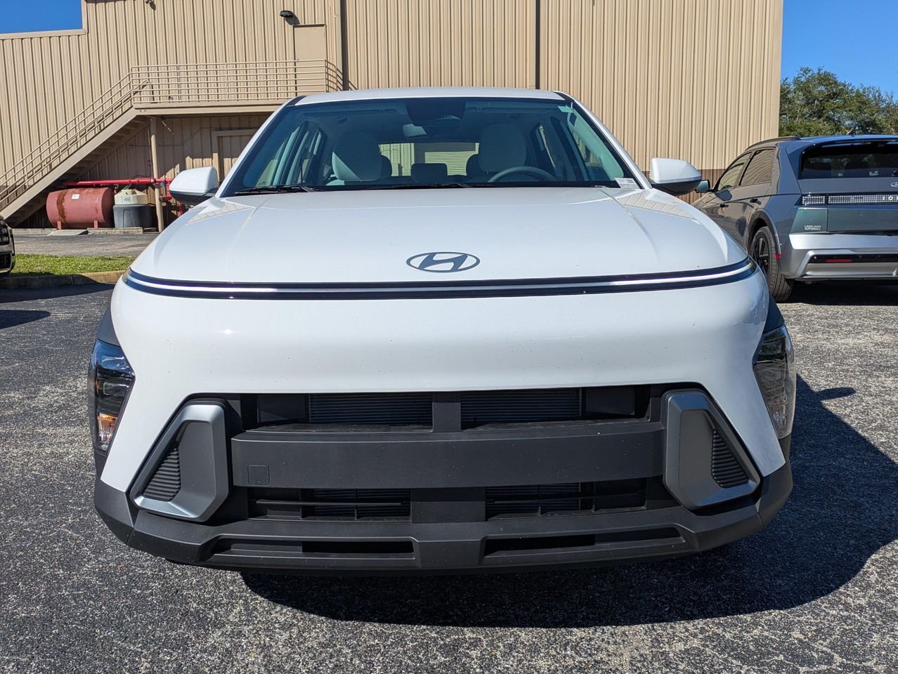 New 2027 Atlas White Hyundai SE FWD image 3