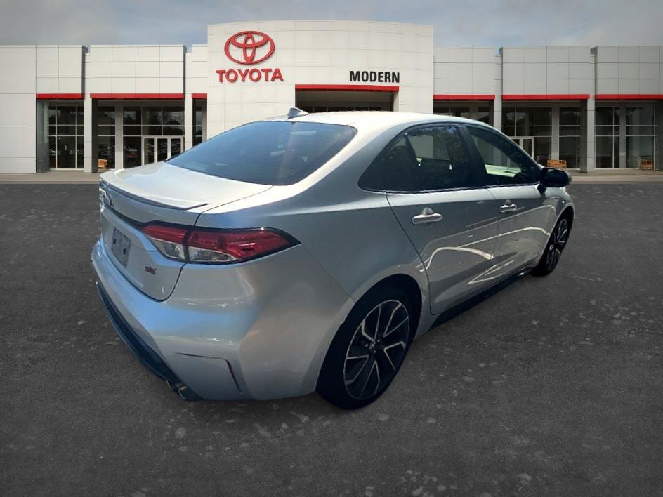 Used 2022 Classic Silver Metallic Toyota SE image 22