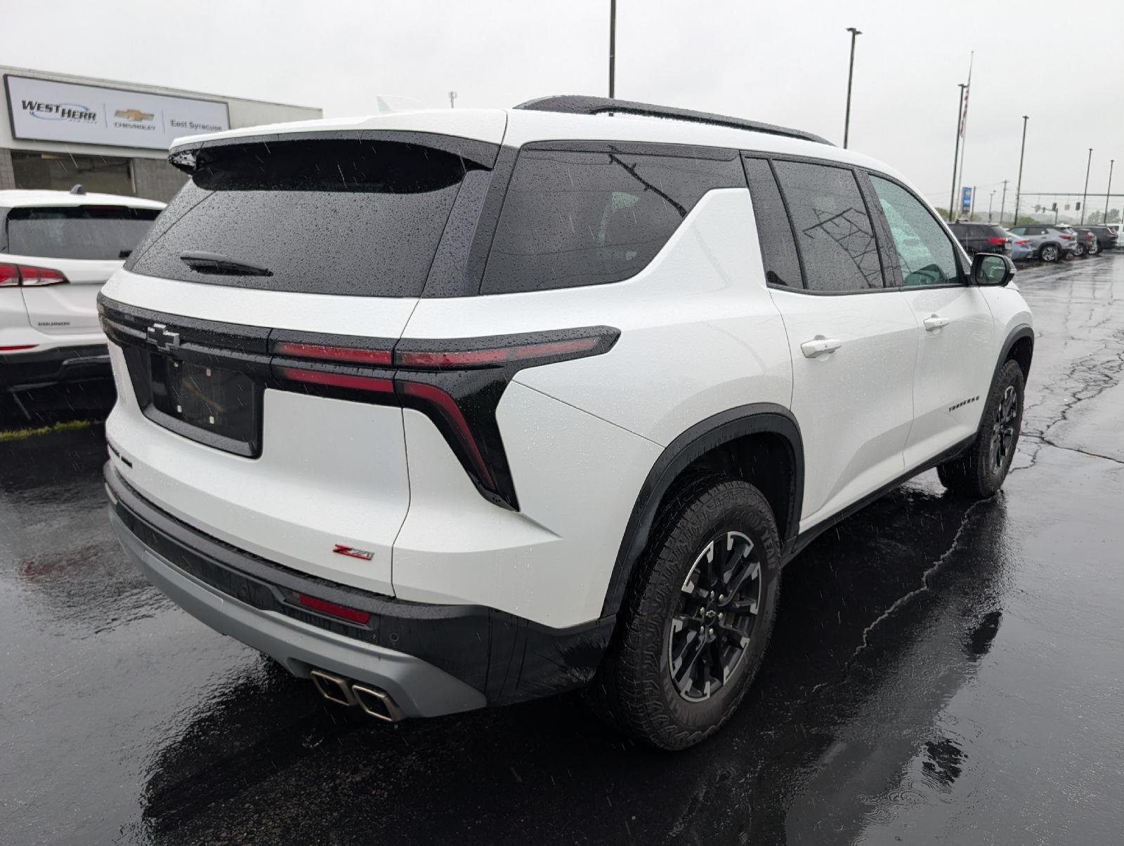 Used 2024 Summit White Chevrolet AWD Z71 image 7