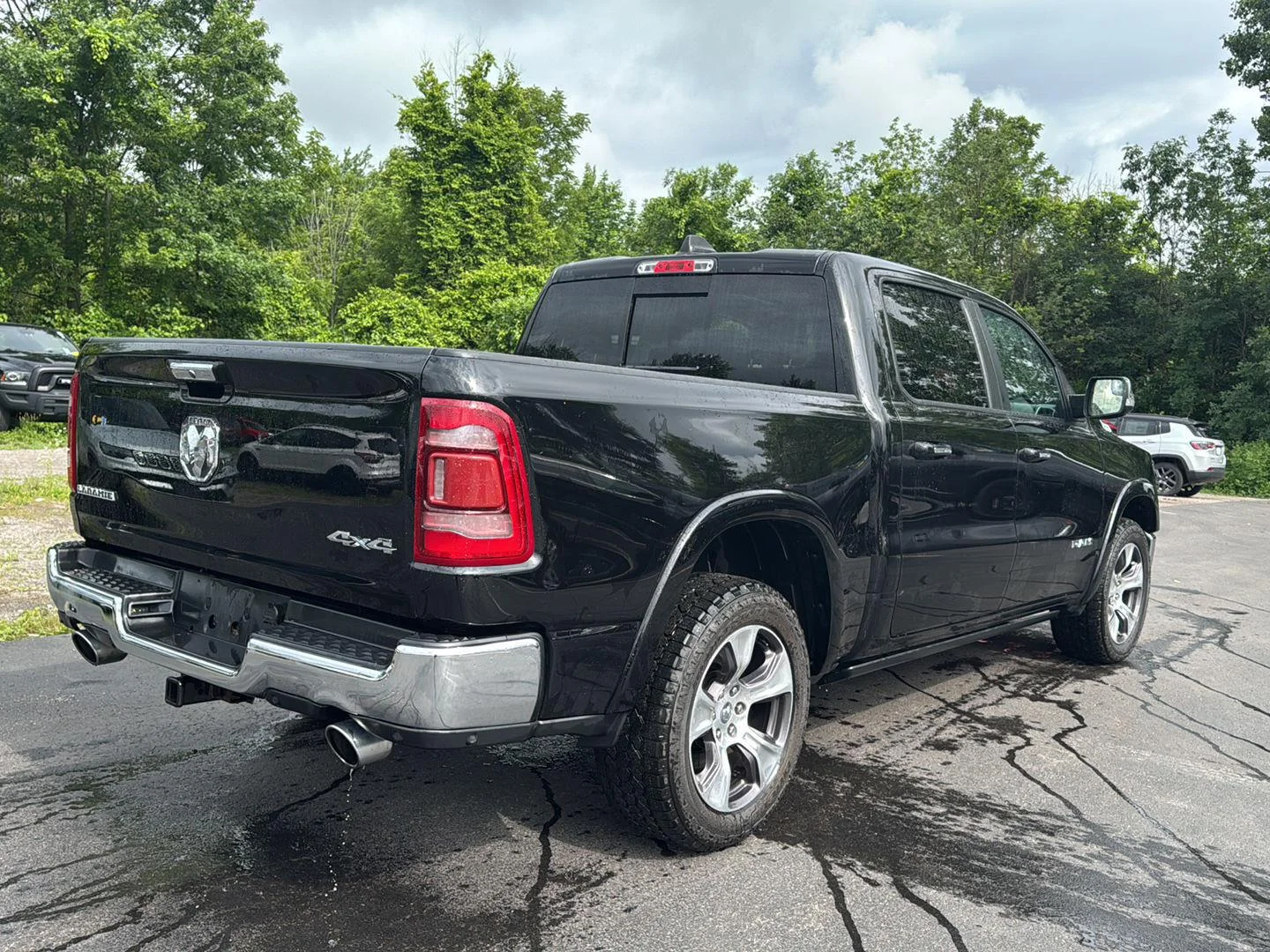 Used 2019 Diamond Black Crystal Pearlcoat Ram Laramie image 6