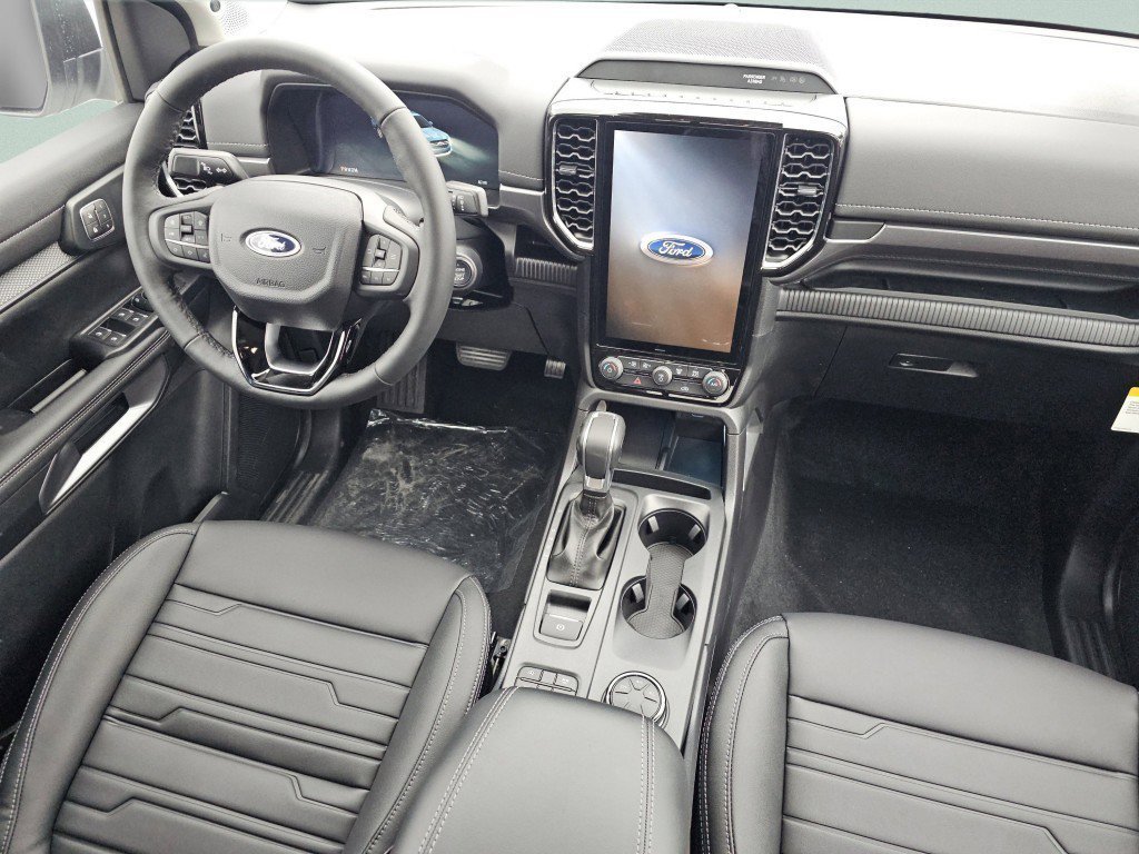New 2026 Oxford White Ford LARIAT image 30